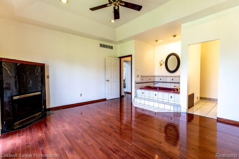 11171 Lapeer Road Davison, MI 48423 - Photo 10 of 42