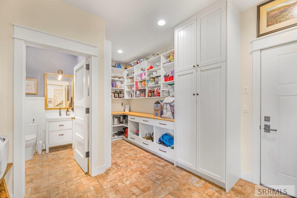 1554 Shadow Run Ashton, ID 83420 - Photo 15 of 58