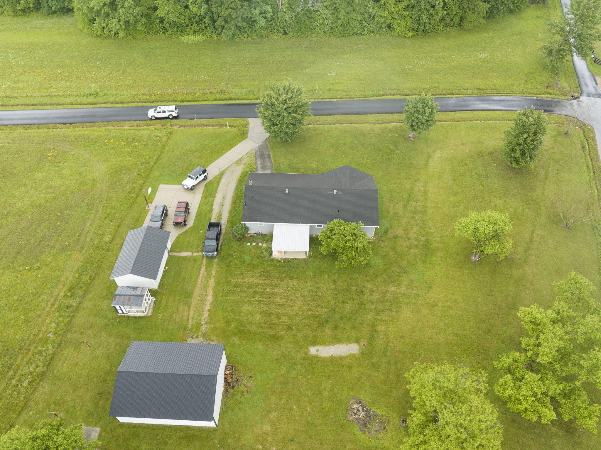 525 Tabor Road Jeffersonville, KY 40337 - Photo 4 of 44 5-web-or-mls-Copy of DJI_0475