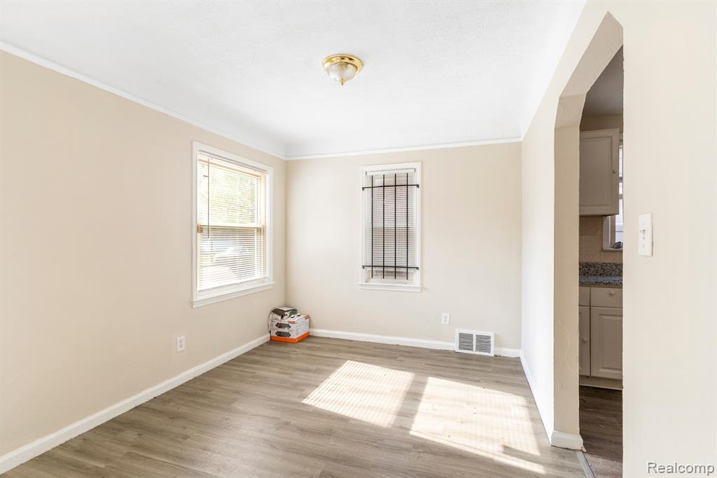 9575 Rutland Street Detroit, MI 48227 - Photo 11 of 18