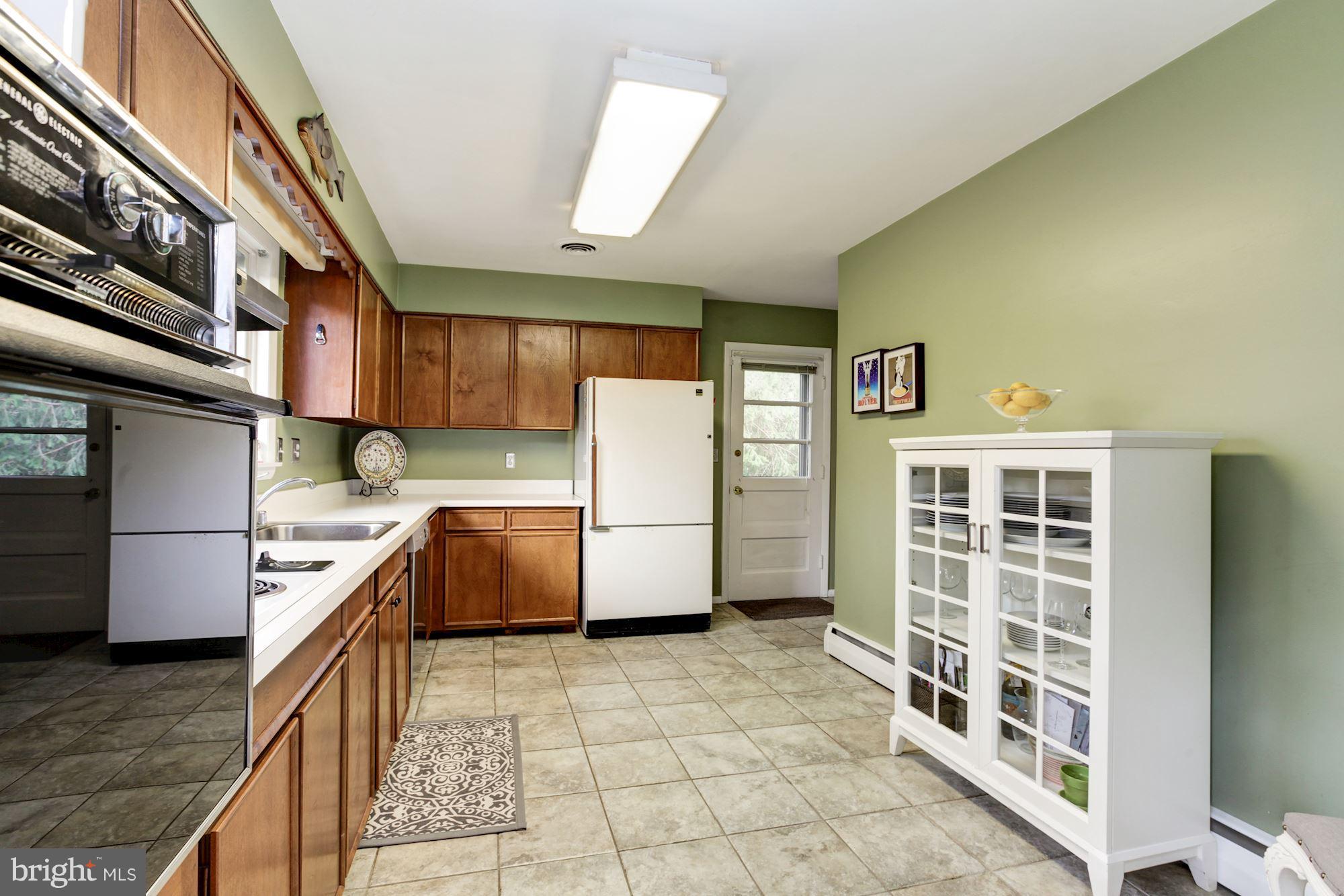 11705 Caplinger Road Silver Spring, MD 20904 - Photo 9 of 30 Kitchen