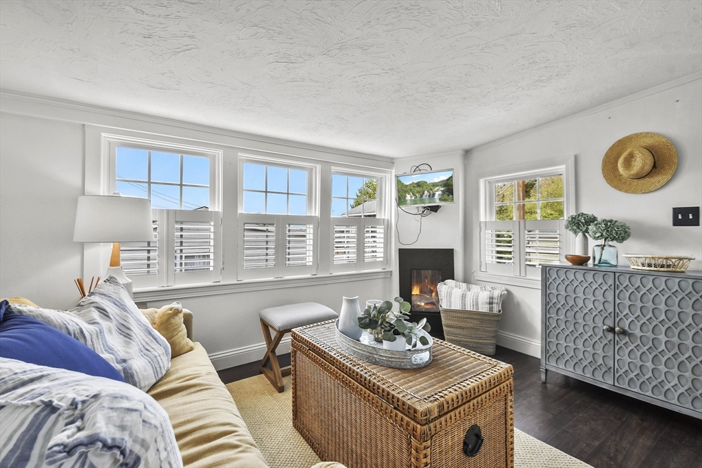 11 Thompson Road, Unit 11 Bourne, MA 02532 - Photo 5 of 29