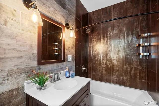 $498,000 | 2842 Victor Street, St. Louis, MO 63104