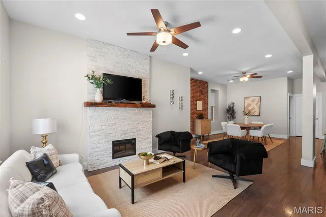 $498,000 | 2842 Victor Street, St. Louis, MO 63104