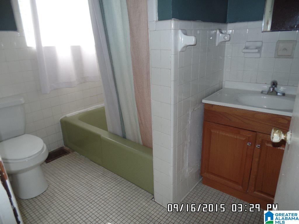 402 5th Street Southwest Birmingham, AL 35211 - Photo 7 of 14