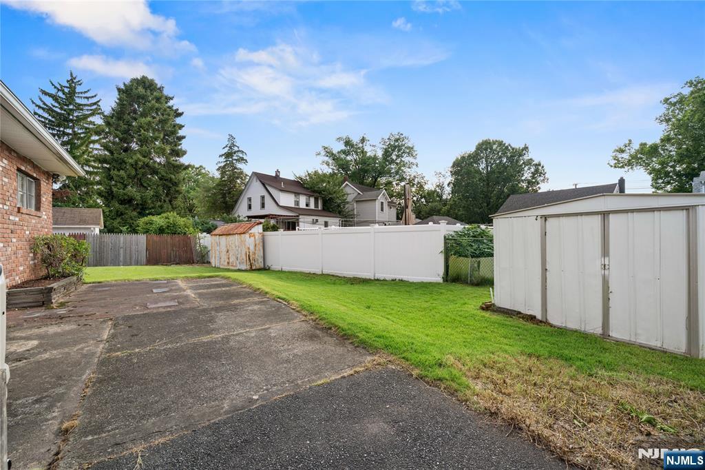 498 Riverside Terrace Rutherford, NJ 07070 - Photo 18 of 21 Gallery Image 18