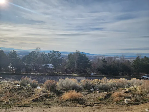 $310,000 | 162 North Moss Hill Drive, Unit 117, Bountiful, UT 84010