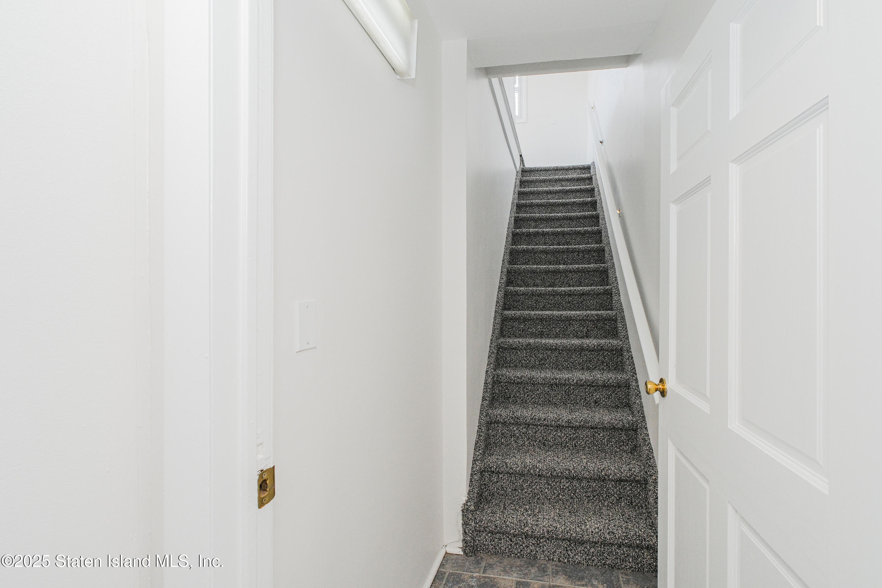 435 Castleton Avenue Staten Island, NY 10301 - Photo 4 of 47 a view of entryway
