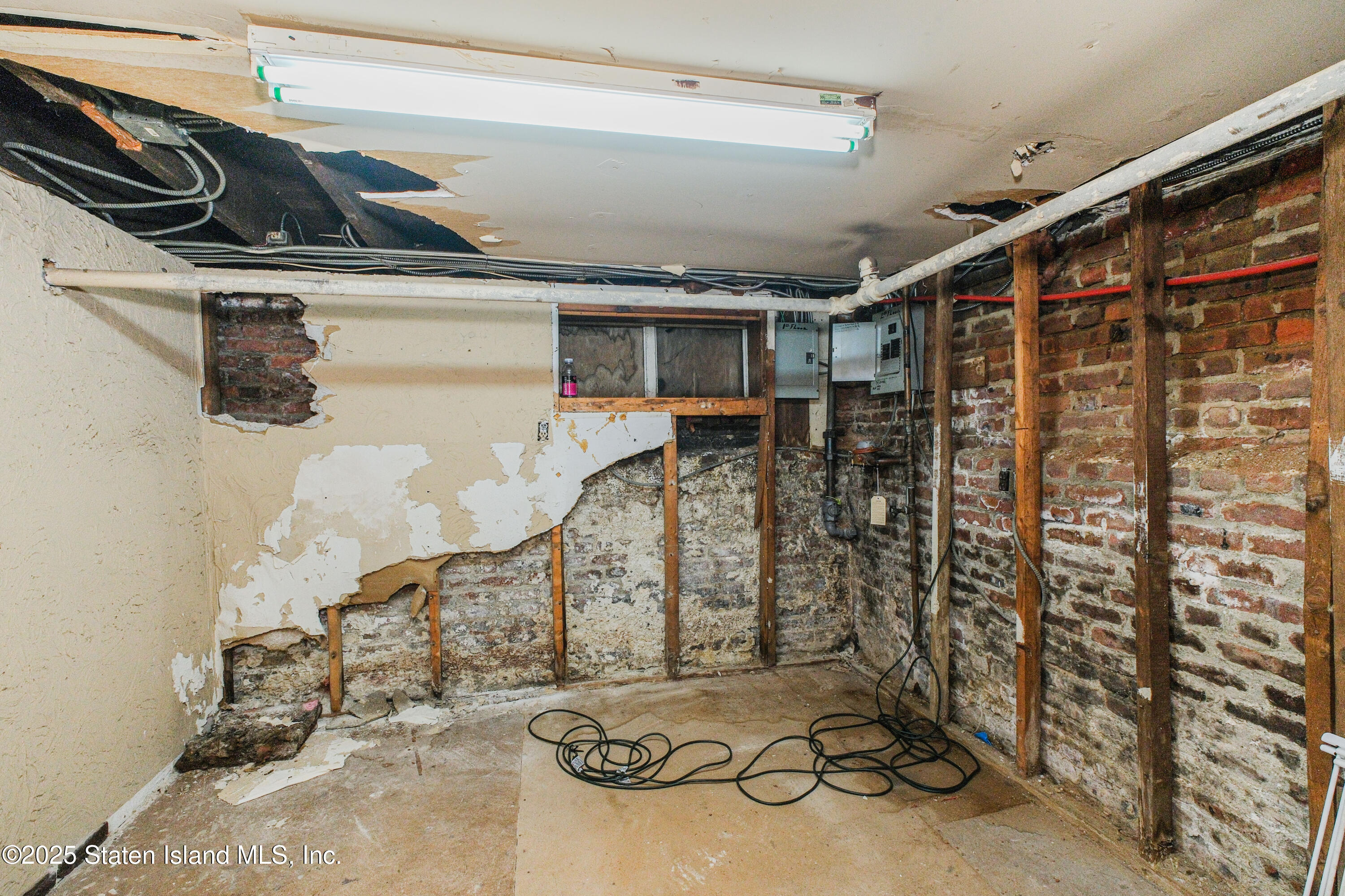 435 Castleton Avenue Staten Island, NY 10301 - Photo 44 of 47 a view of gym