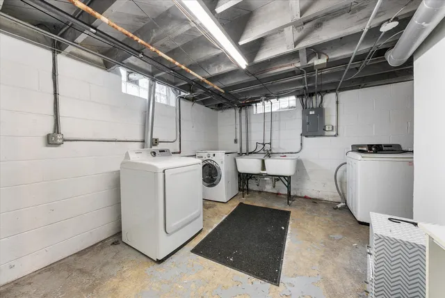 $209,900 | 4220 West Reichert Place, Milwaukee, WI 53209