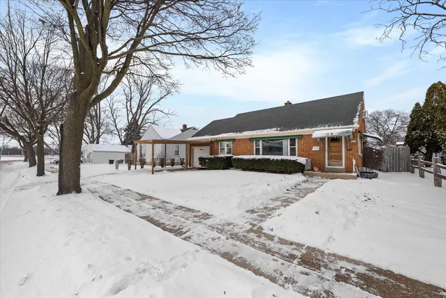 $209,900 | 4220 West Reichert Place, Milwaukee, WI 53209