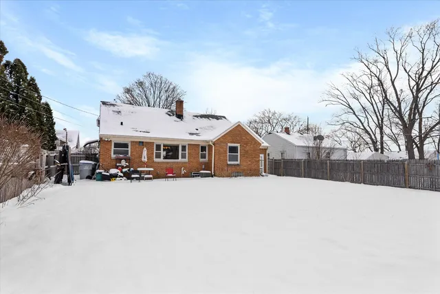 $209,900 | 4220 West Reichert Place, Milwaukee, WI 53209