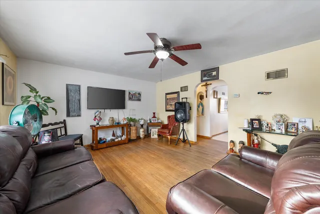 $209,900 | 4220 West Reichert Place, Milwaukee, WI 53209