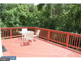 213 Robin Redbreast Road Newark, DE 19711 - Photo 2 of 12 Deck