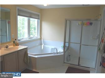 213 Robin Redbreast Road Newark, DE 19711 - Photo 8 of 12 Bathroom