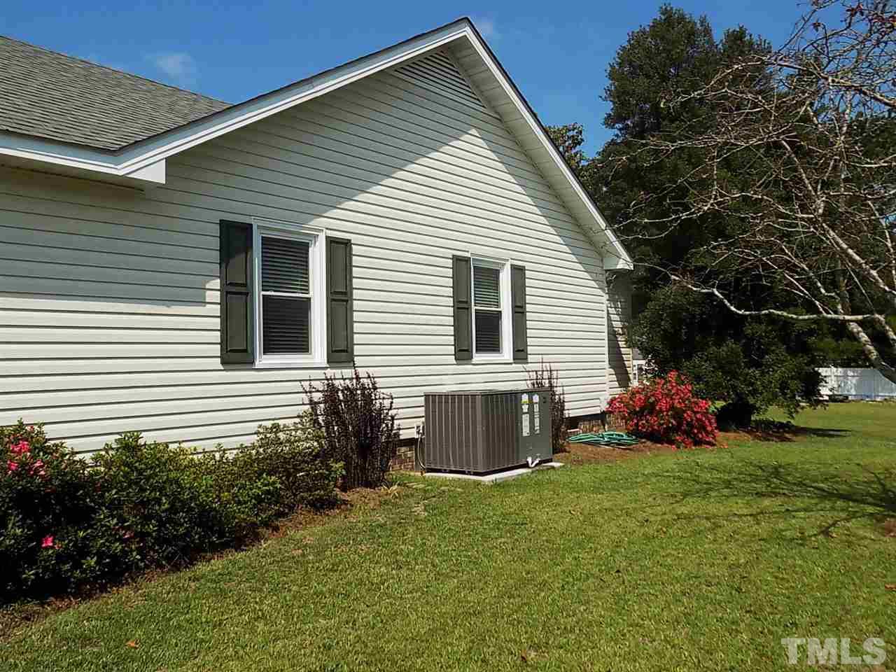 1115 Silas Moore Road Benson, NC 27504 - Photo 4 of 28