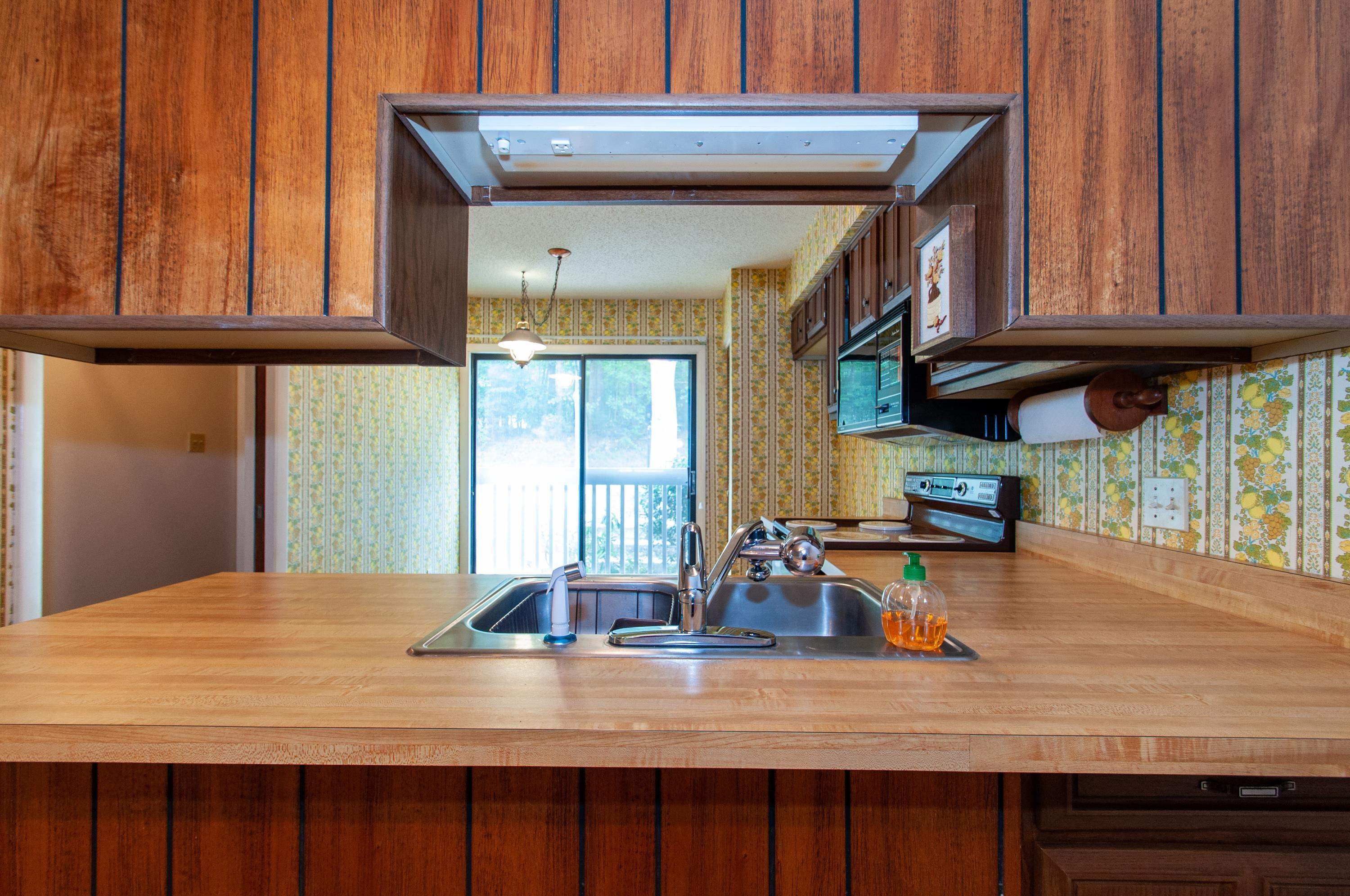 5827 Mapleridge Road Raleigh, NC 27609 - Photo 9 of 44 Kitchen