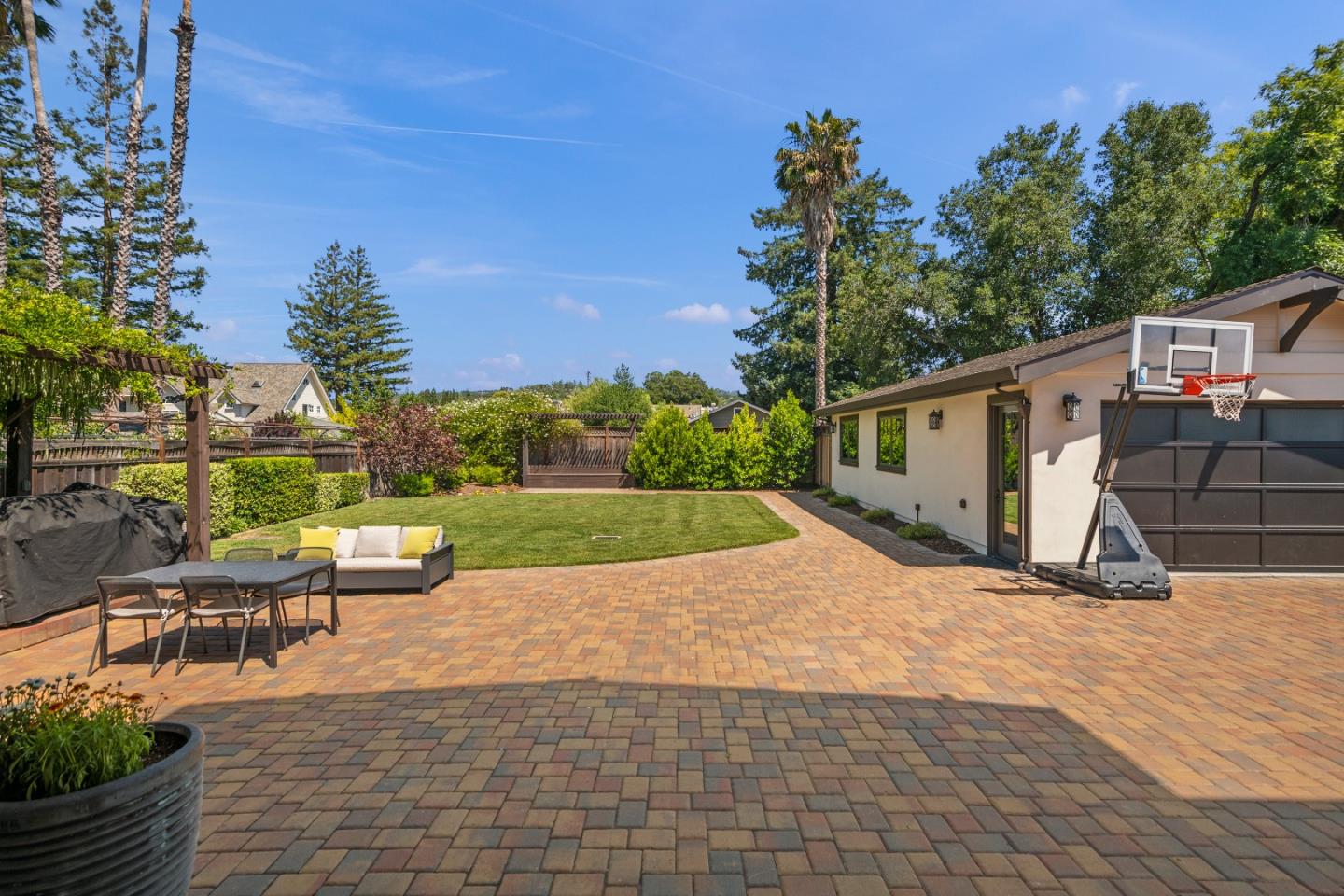 16362 Hilow Road Los Gatos, CA 95032 - Photo 44 of 55 a view of a backyard with sitting area
