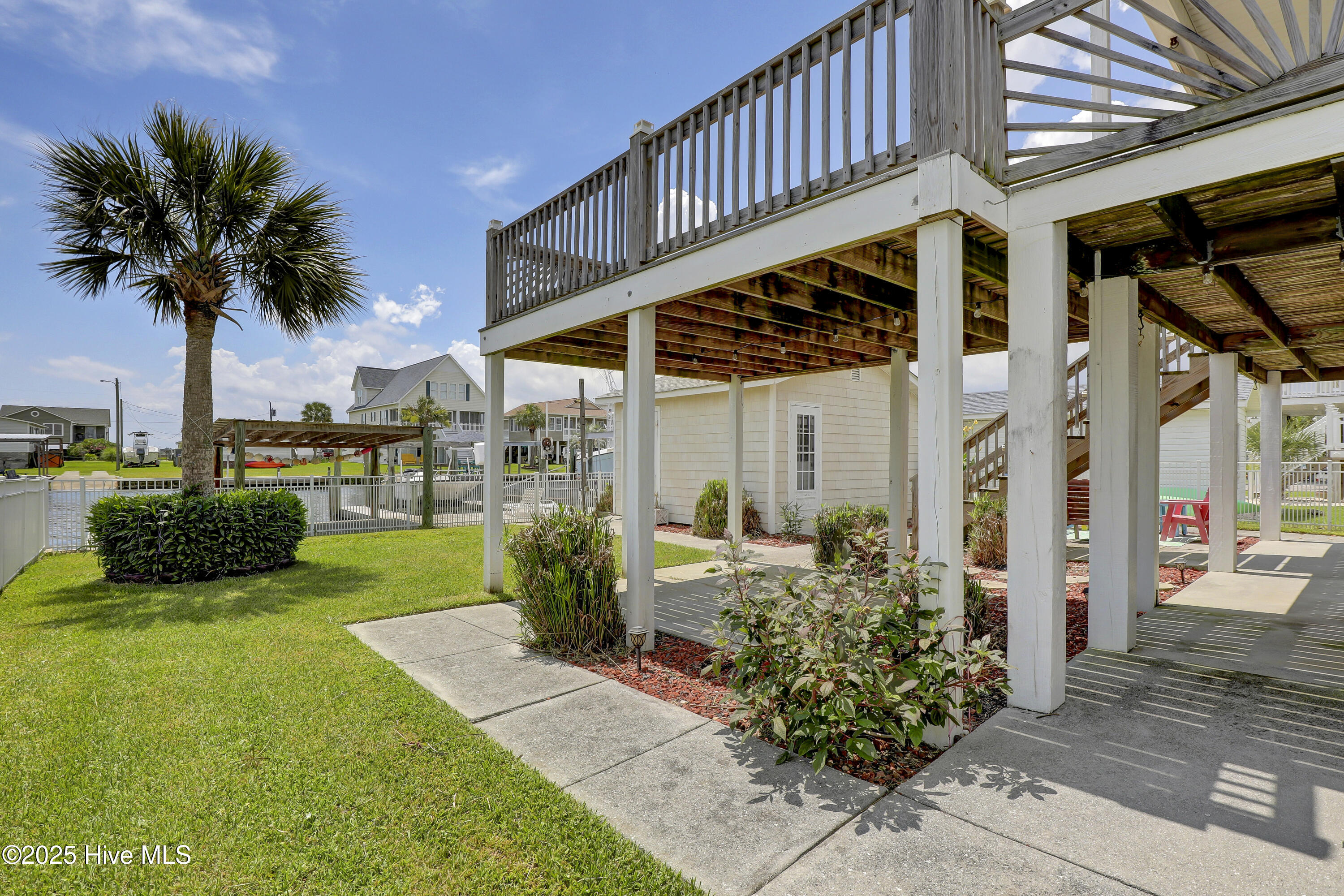 4069 4th Street Surf City, NC 28445 - Photo 5 of 53 6G8A9219