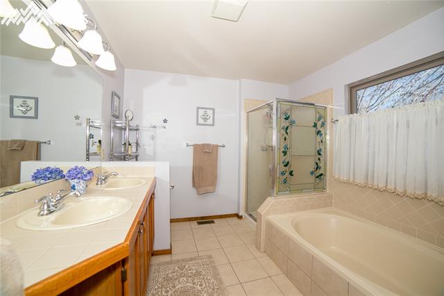 2040 Springcrest Road Colorado Springs, CO 80920 - Photo 20 of 27 Master bathroom
