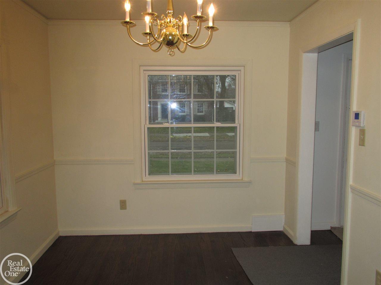 1323 Hampton Road Grosse Pointe Woods, MI 48236 - Photo 38 of 40