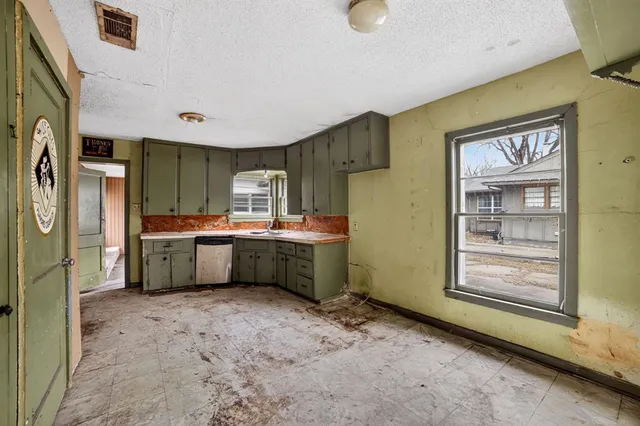 $94,000 | 2519 Taylor Street, Commerce, TX 75428