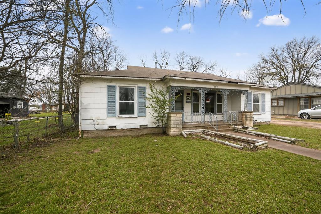 2519 Taylor Street Commerce, TX 75428 - Photo 4 of 32