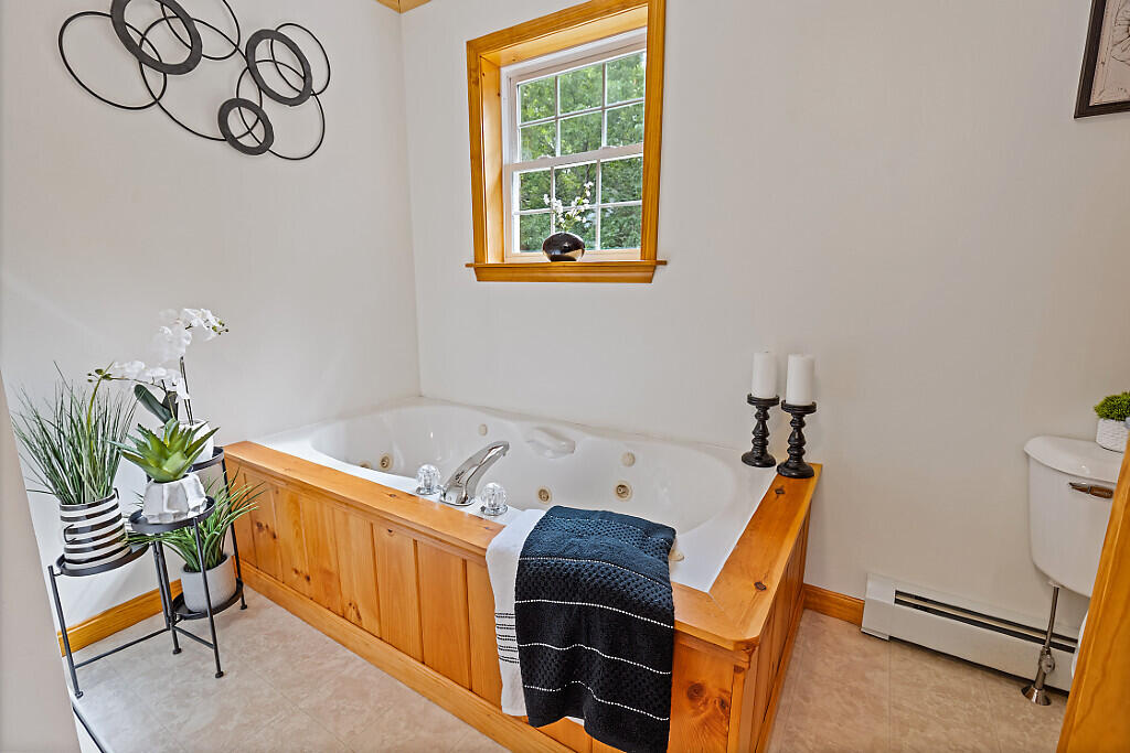 588 Banton Road Palermo, ME 04354 - Photo 23 of 56 Primary Bath