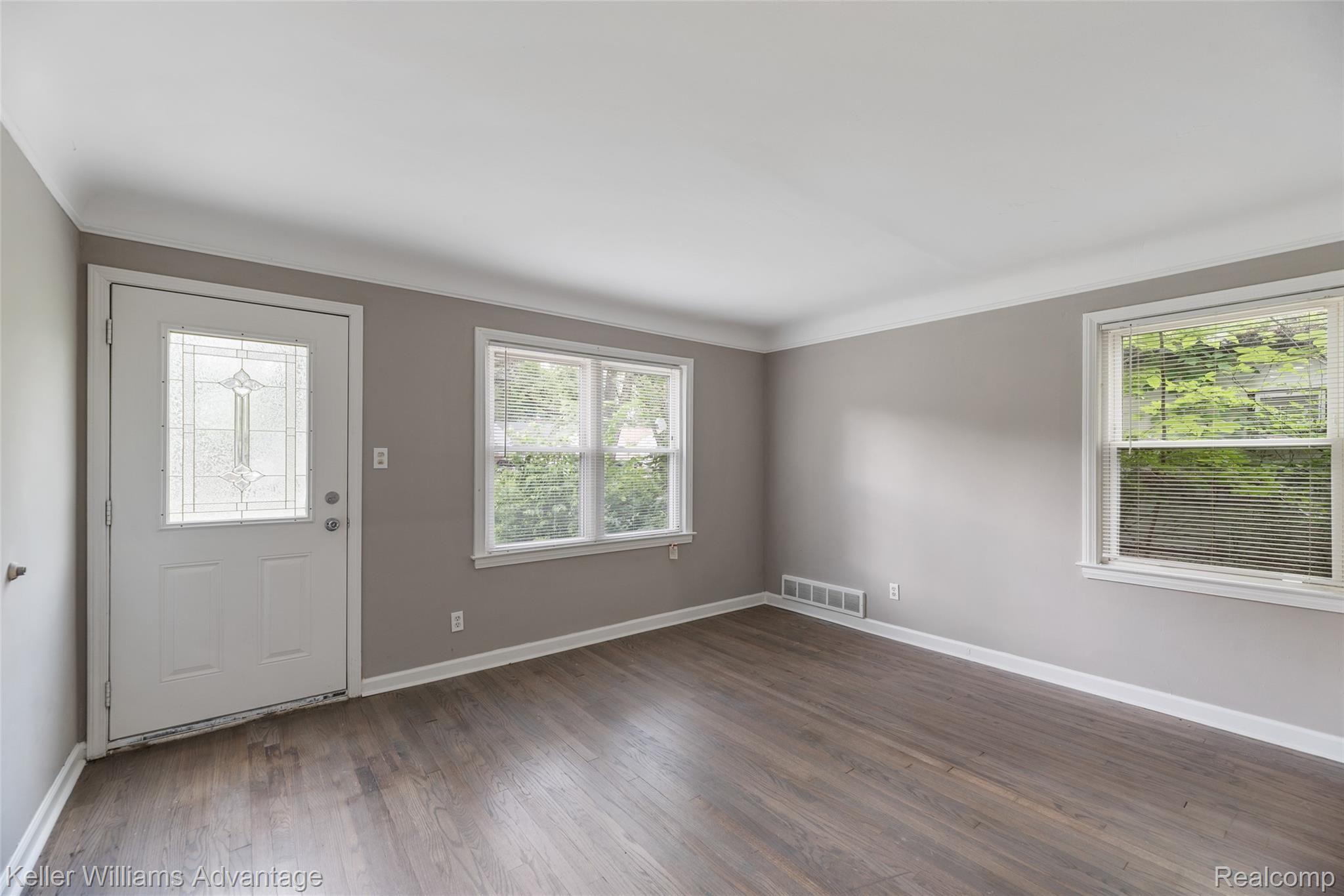 16500 Salem Detroit, MI 48219 - Photo 2 of 24 DSC_6398.jpg