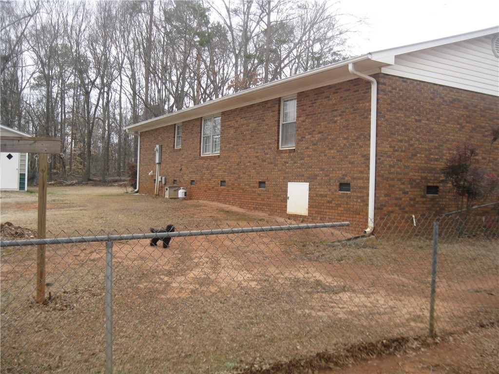 303 Meadow Drive Seneca, SC 29678 - Photo 11 of 27