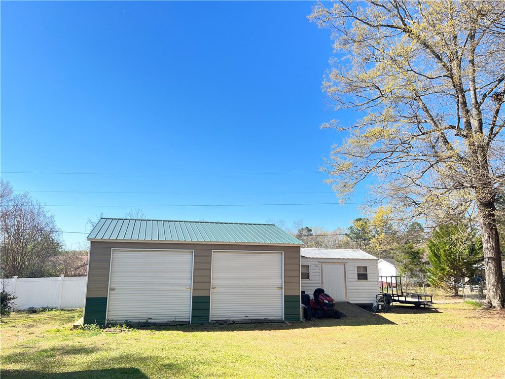 303 Meadow Drive Seneca, SC 29678 - Photo 3 of 27