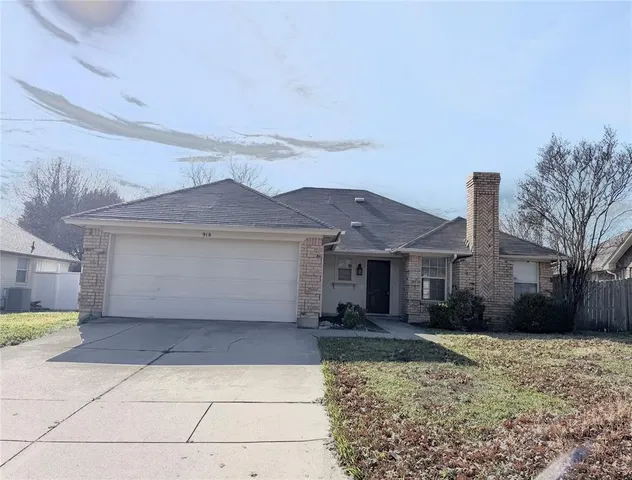 $290,000 | 918 Gwinnett Circle, Arlington, TX 76017