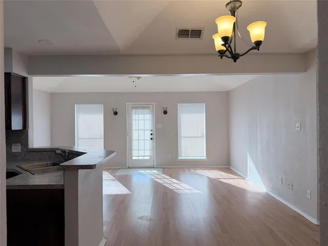 $290,000 | 918 Gwinnett Circle, Arlington, TX 76017