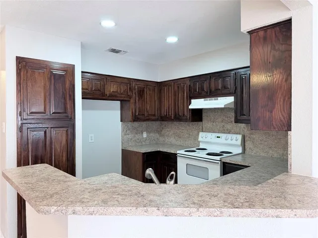 $290,000 | 918 Gwinnett Circle, Arlington, TX 76017