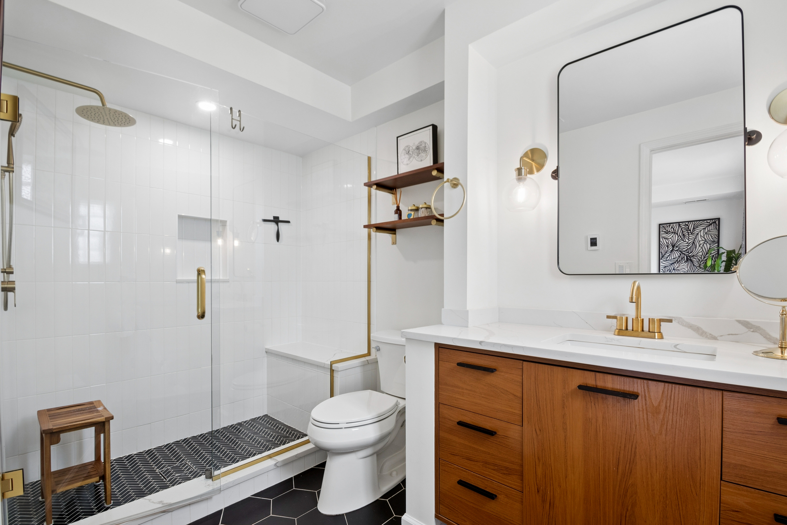 3141 North Racine Avenue, Unit 3 Chicago, IL 60657 - Photo 14 of 24