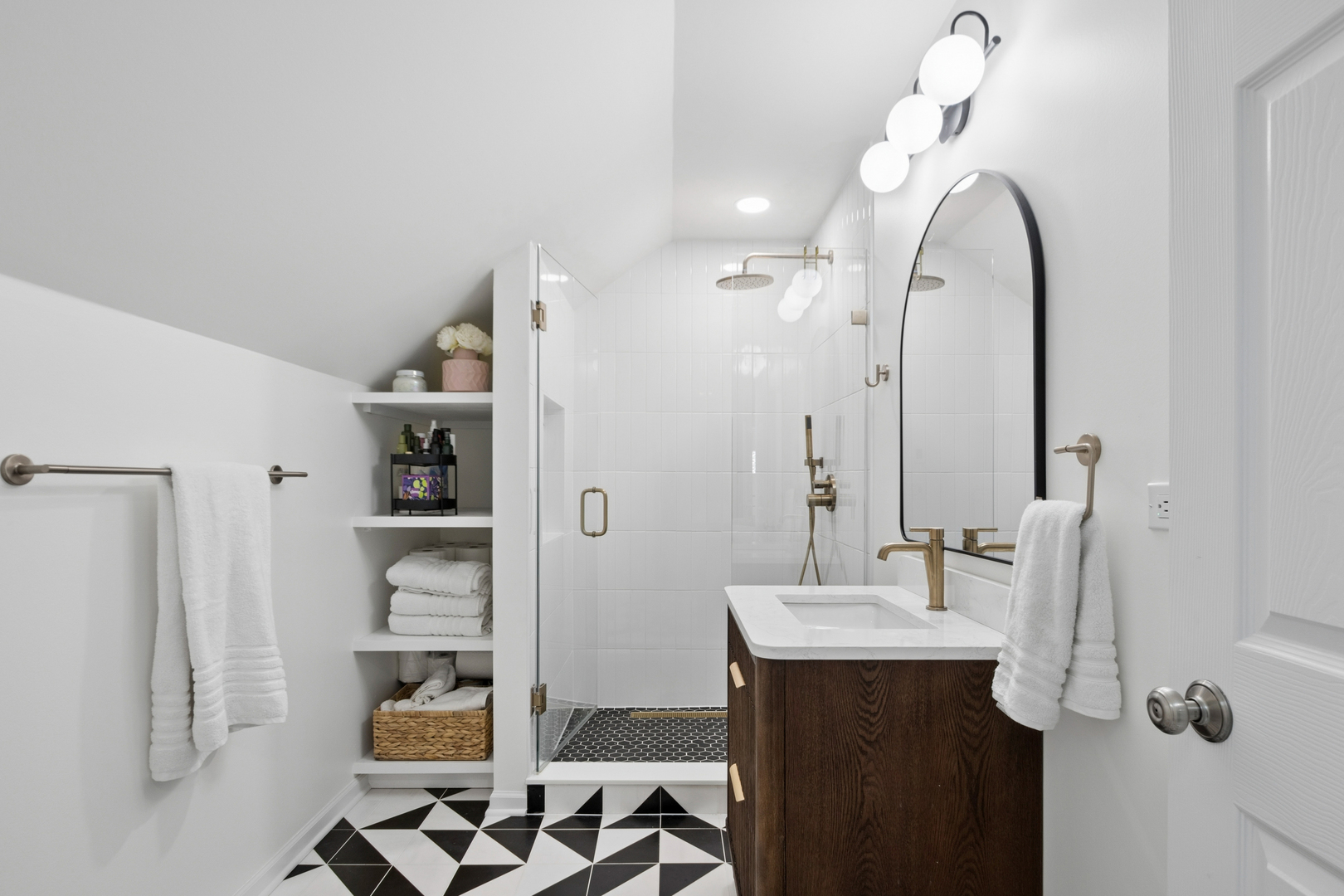 3141 North Racine Avenue, Unit 3 Chicago, IL 60657 - Photo 19 of 24