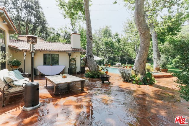 a view of outdoor space yard and patio