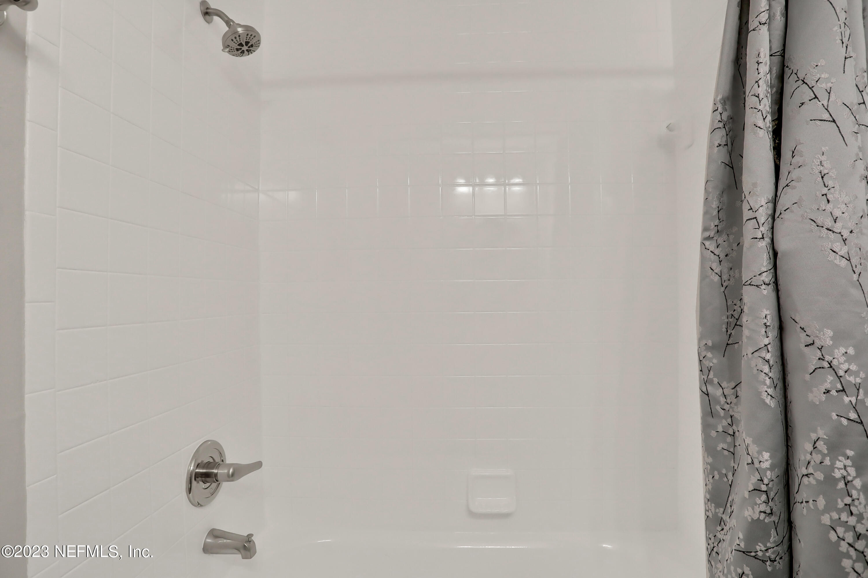 5922 Ridgeway Road East Jacksonville, FL 32244 - Photo 25 of 35 a bathroom with a shower