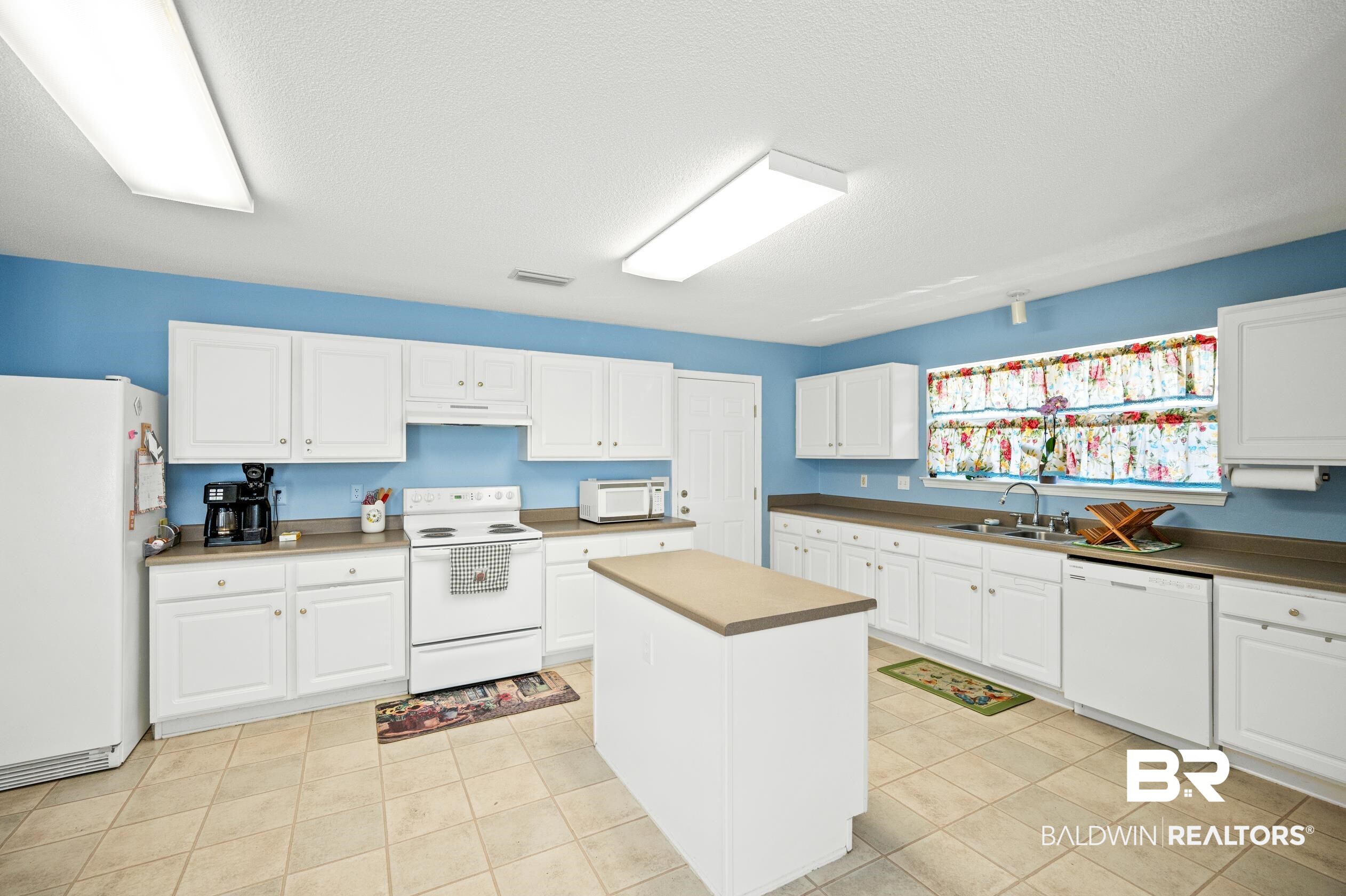 12121 Venice Boulevard Foley, AL 36535 - Photo 9 of 30 Gallery Image 9