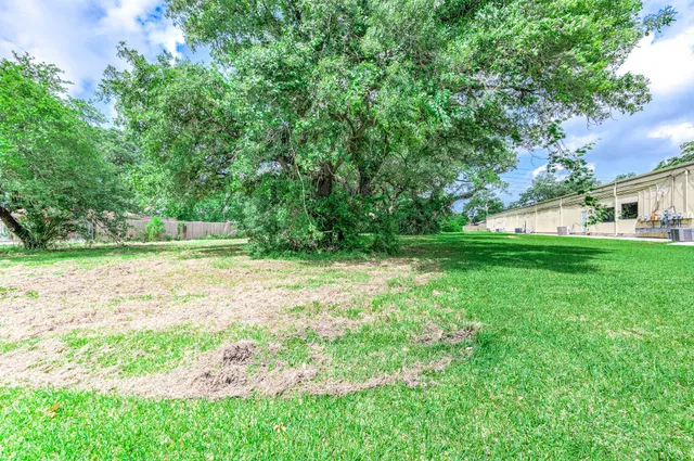 $99,900 | 516 Brazosport Boulevard South, Clute, TX 77531