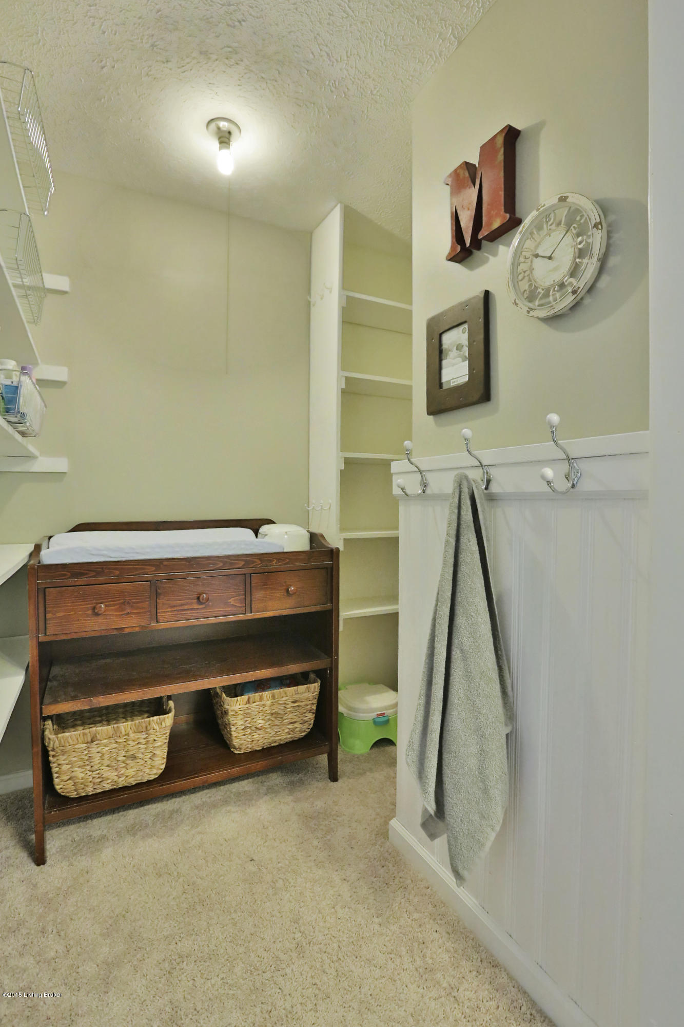 2550 Webb Road Simpsonville, KY 40067 - Photo 25 of 61 Guest-Bathroom-Closet
