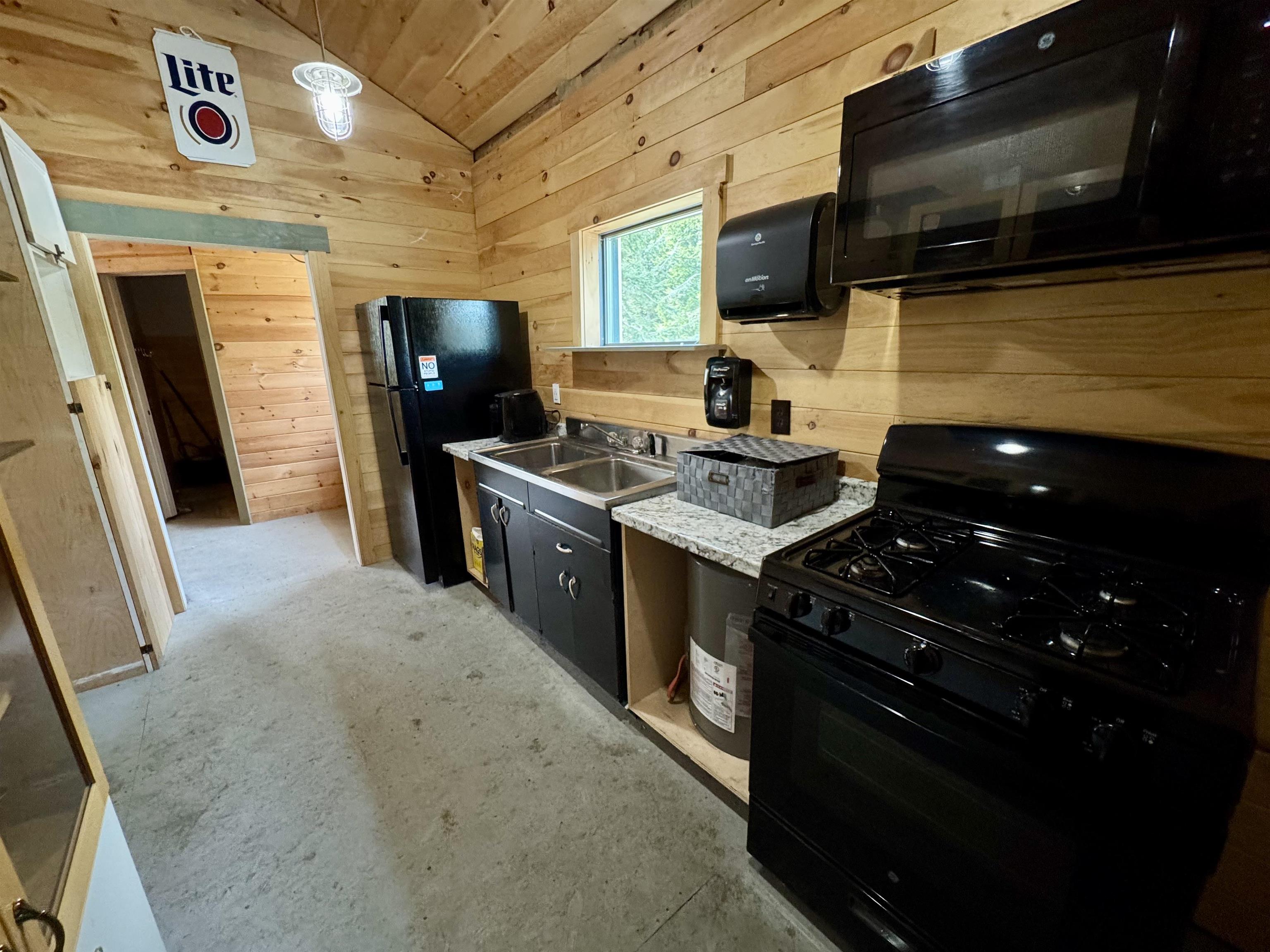 198 Brackett Road Fairlee, VT 05045 - Photo 34 of 53