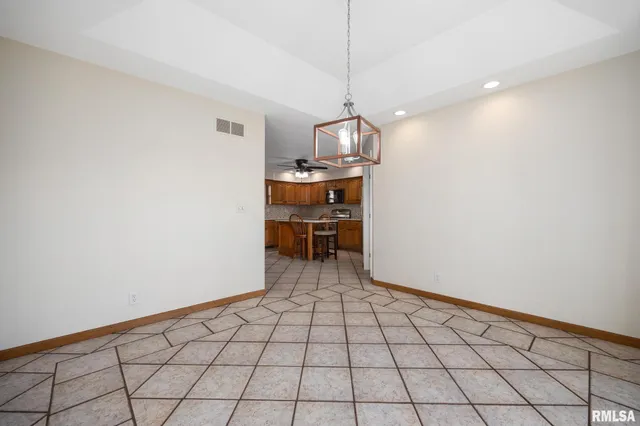 $599,000 | 26101 Schuck Road, Washington, IL 61571