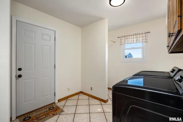 $599,000 | 26101 Schuck Road, Washington, IL 61571