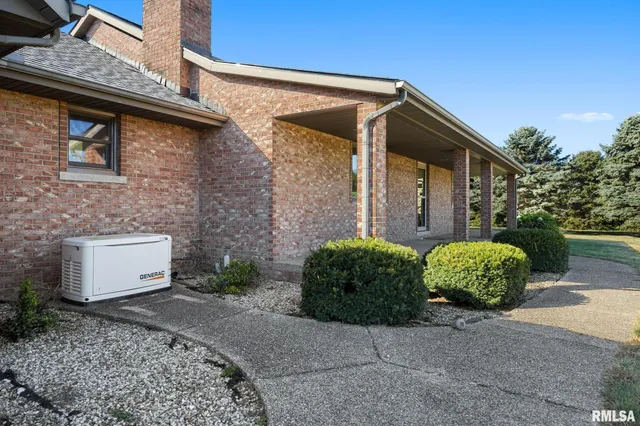 $599,000 | 26101 Schuck Road, Washington, IL 61571