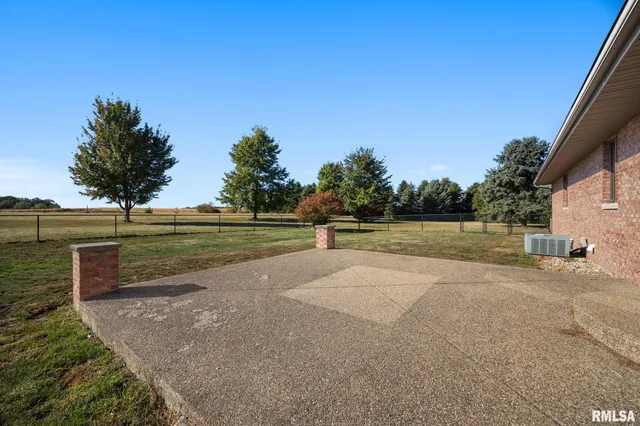 $599,000 | 26101 Schuck Road, Washington, IL 61571