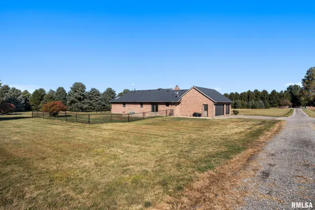 $599,000 | 26101 Schuck Road, Washington, IL 61571