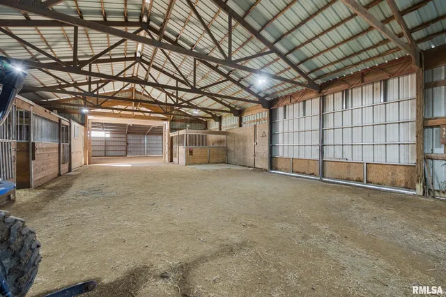 $599,000 | 26101 Schuck Road, Washington, IL 61571