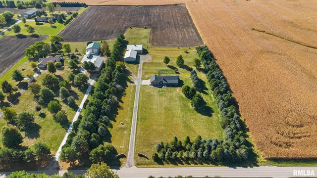$599,000 | 26101 Schuck Road, Washington, IL 61571