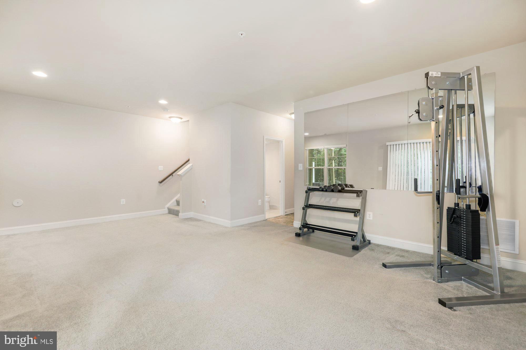 14407 Vedanta Way Silver Spring, MD 20906 - Photo 4 of 31 Spacious family room